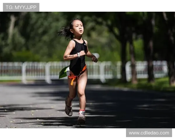 2025年中国舟山群岛铁人三项精英赛盛况空前 2025年中国舟山群岛铁人三项精英赛盛况空前