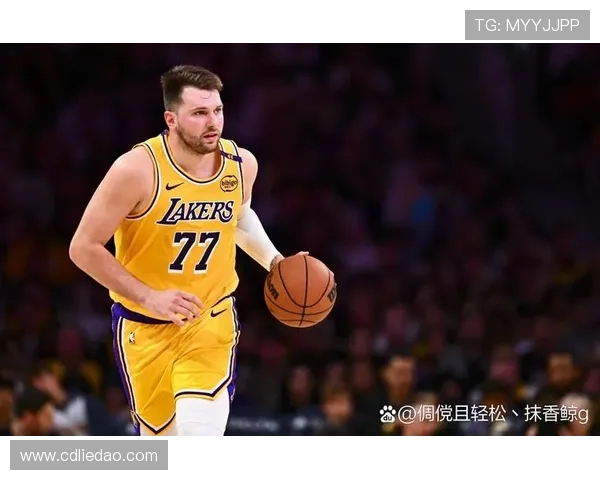 雷迪克谈太阳队合练情况强调球队凝聚力与现实挑战 雷迪克谈太阳队合练情况强调球队凝聚力与现实挑战